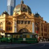 iStock_000001285641XSmall_Melbourne_Flinders St + tram